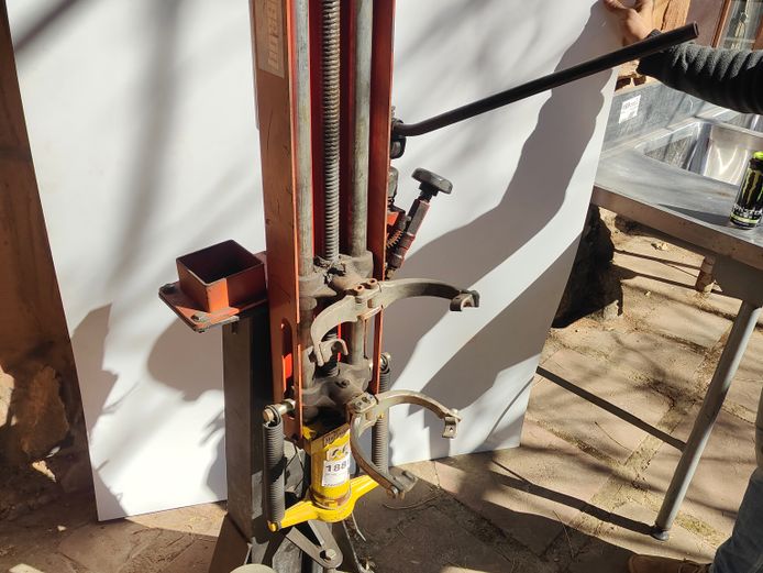 STRUT SPRING COMPRESSOR