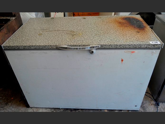 FRIDGESTAR CHEST FREEZER [Faulty, fire damaged] [#: 426620832]