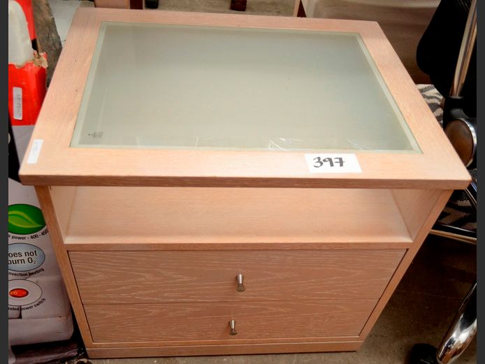 OAK FINISH WHITE WASHED 2-DRAWER PEDESTAL WITH GLASS TOP, 57 x 45 x 51cm