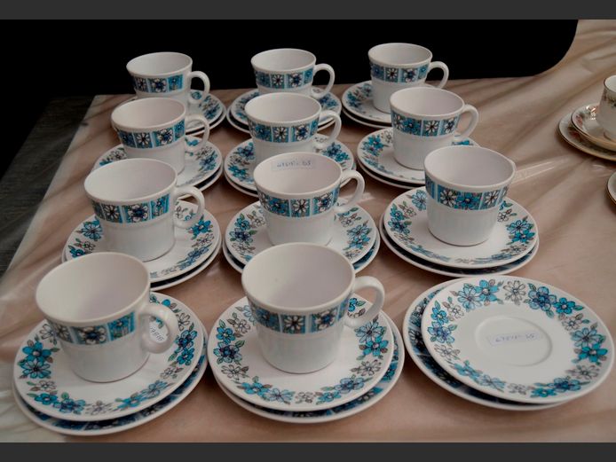 SET OF 11 NORITAKE PROGRESSION BLUE & WHITE TRIOS