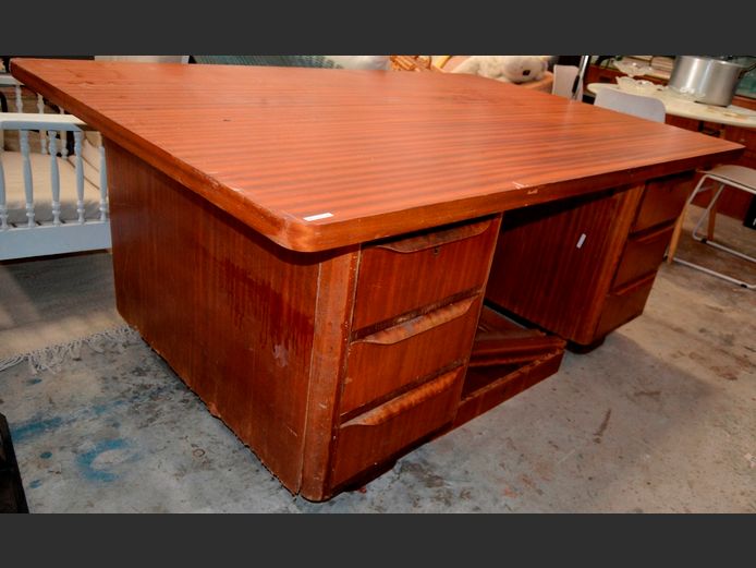 SAPELE MAHOGANY 7-DRAWER DESK, 183 x 121 x 77cm [Water damaged, needs attention]
