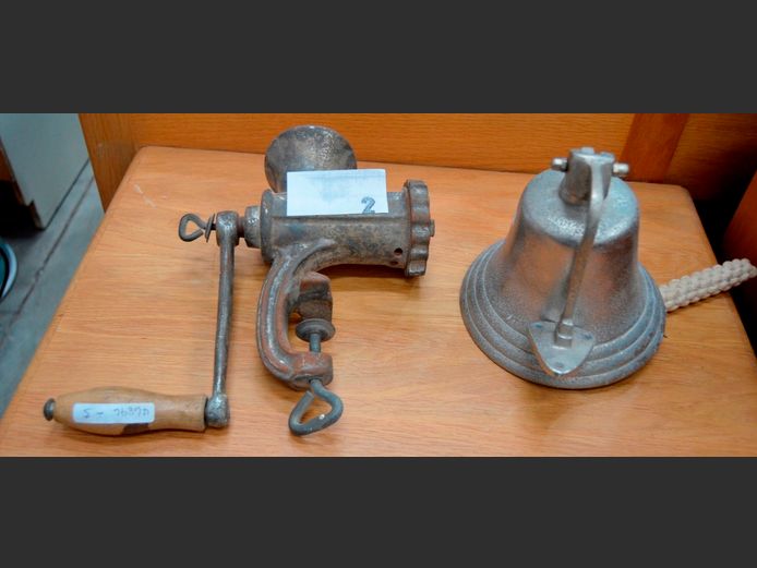 VINTAGE MINCER & AN ALUMINIUM WALL MOUNT BELL [5,6]