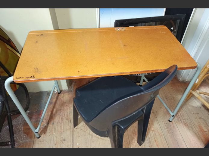 SUPAWOOD TOP & METAL STUDENTS DESK, 100 x 50 x 68cm