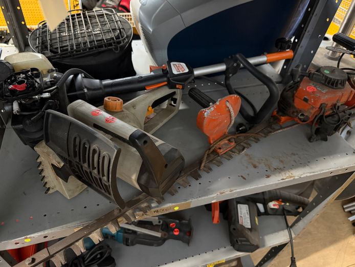 3 Garden power tools for spares