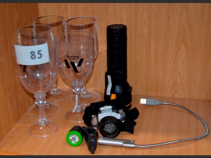LOT: TORCHES, HEADLAMP & PLASTIC WINE GLASSES [7,18]