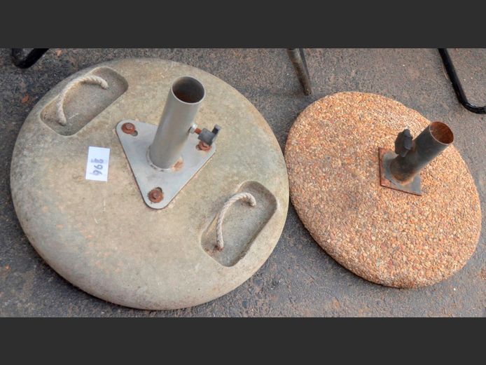 LOT: 2 x UMBRELLA STANDS
