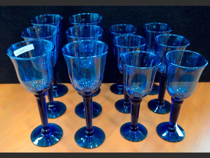SET OF 6 BLUE GLASS RED WINE GLASSES & SET OF 6 BLUE GLASS WHITE WINE GLASSES