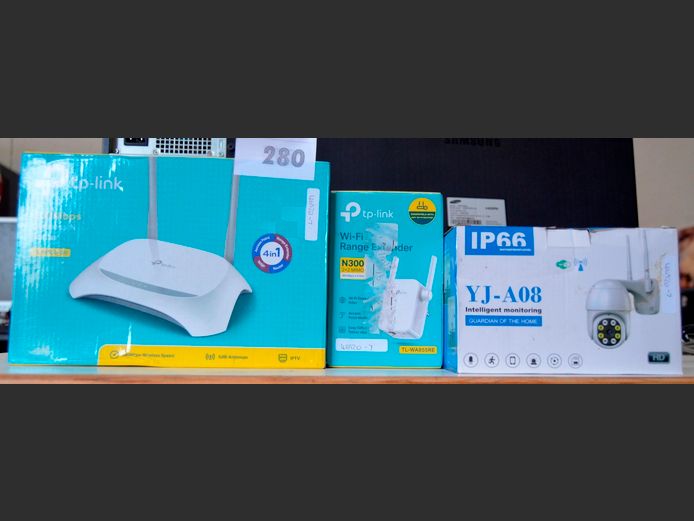 TP LINK WI-FI ROUTER, RANGE EXTENDER & YJ CAMERA [Untested]