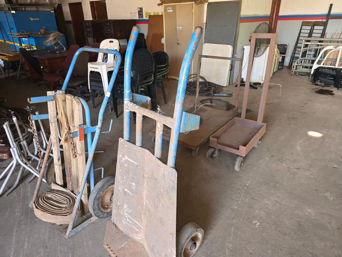 4 x ASSORTED TROLLIES