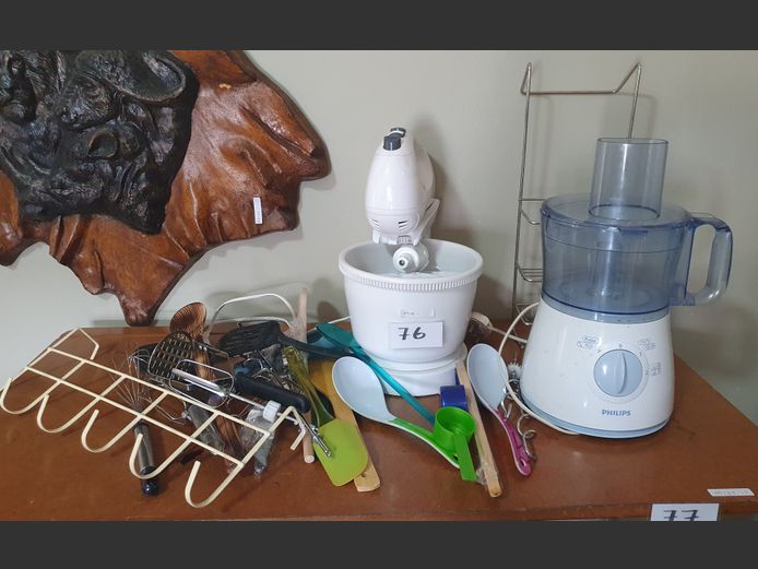LOT: OTTIMO STAND & BOWL MIXER, PHILIPS FOOD PROCESSOR, etc [Working]