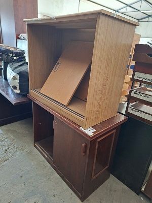 Office credencers