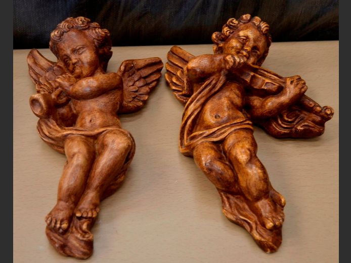 PAIR GOLD PAINTED RESIN CHERUBS, 26cm Tall