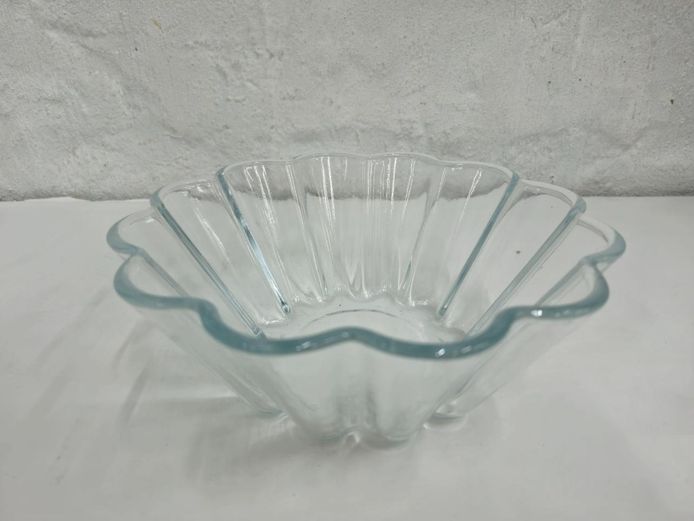 Clear Scalloped Ribbed Glass Serving Bowl