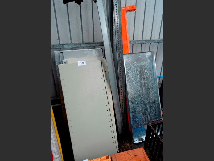 LOT: METAL SHELVING COMPONENTS