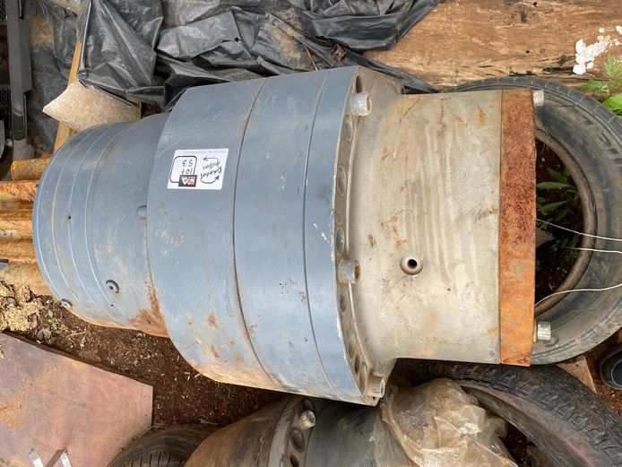 Liebherr 9350 swing drive 