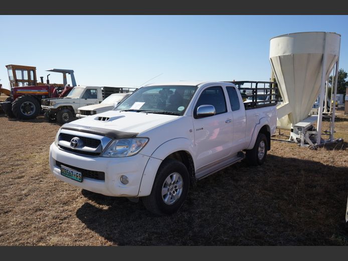 Hilux 4x4 3.0D / DZB567FS / 2011 / 456 000 km