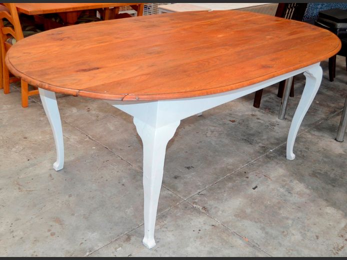 OAK TOP & WHITE OVAL DINING TABLE, 195 x 120 x 80cm [Top splitting]