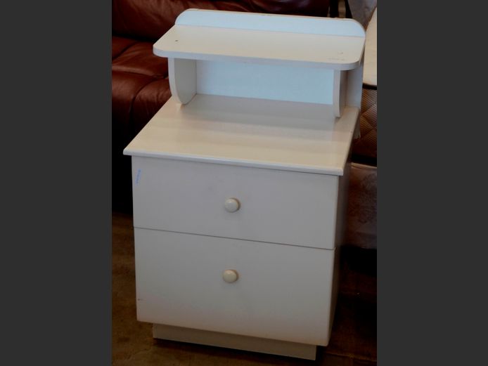 WHITE 2-DOOR, SINGLE TIER PEDESTAL, 52 x 45 x 80cm