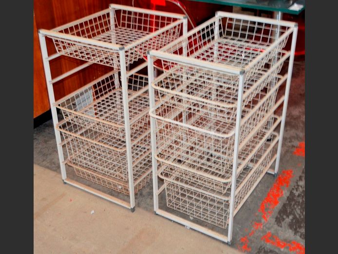 LOT: 2 x WHITE METAL VEGGIE RACKS, 56 x 34 x 73cm [Drawer to 1 needed]