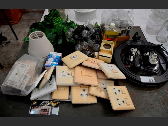 JB LUXX RING LIGHT, PLUG SWITCHES, TEALIGHT CANDLES, etc [Untested]