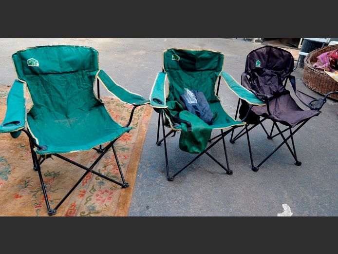 LOT: 3 x CAMPING CHAIRS