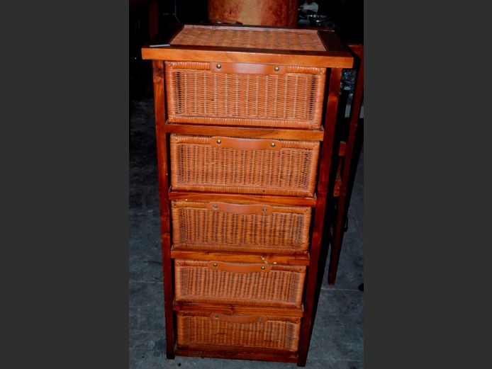 STAINED PINE 5 WICKER DRAWER TALLBOY, 48 x 38 x 99cm