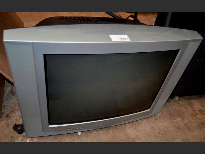 TELEFUNKEN 72cm COLOUR TV [Switches on, faulty] ### LICENCE PLEASE ###