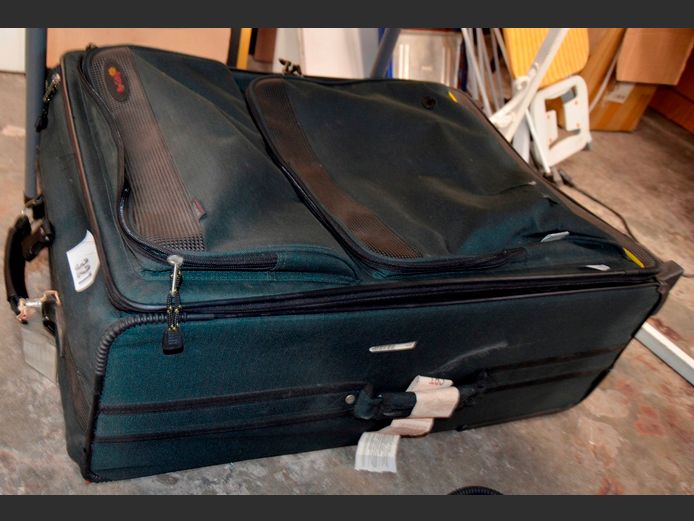 WHEELIE SUITCASE & A TOGBAG