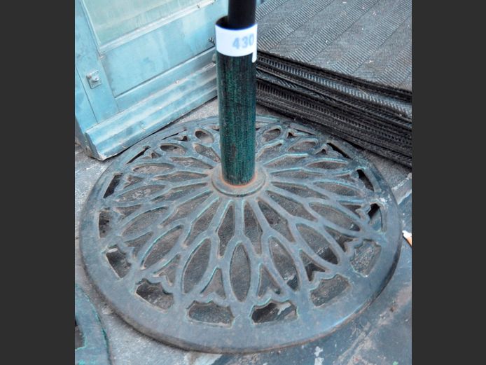 CAST ALUMINIUM UMBRELLA STAND, 60cm Diameter