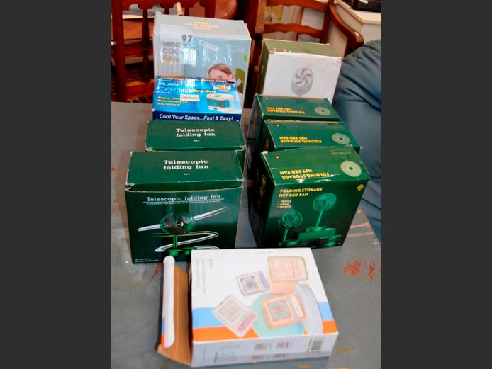 LARGE LOT: DESK TOP & PORTABLE FANS [Untested]