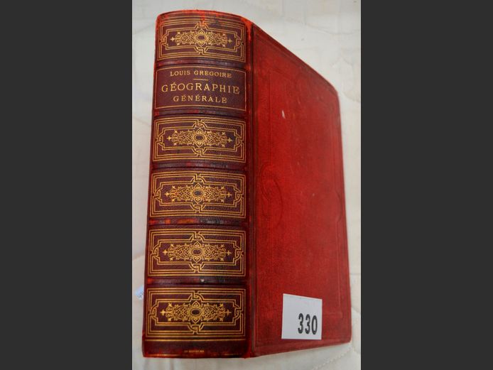 LOUIS GREGOIRE "GEOGRAPHIE GENERALE" VINTAGE BOOK, 20 x 7.5 x 29cm