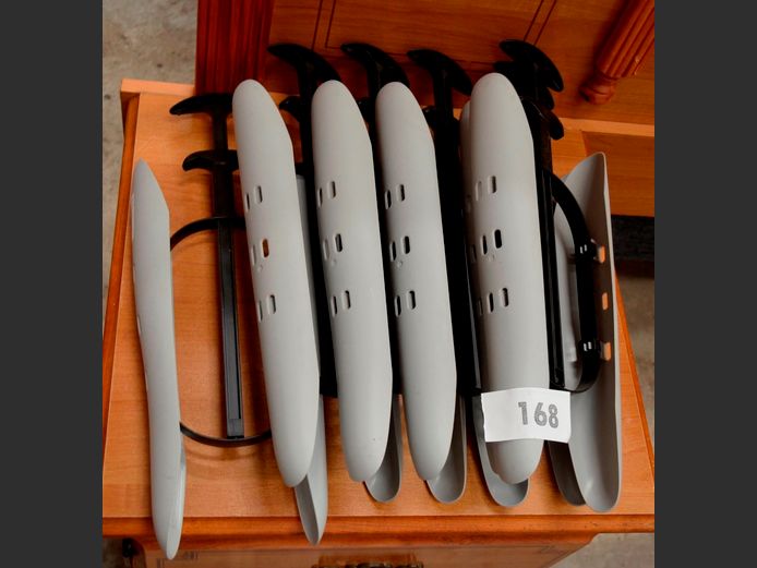 LOT: 6 x BOOT STRETCHERS