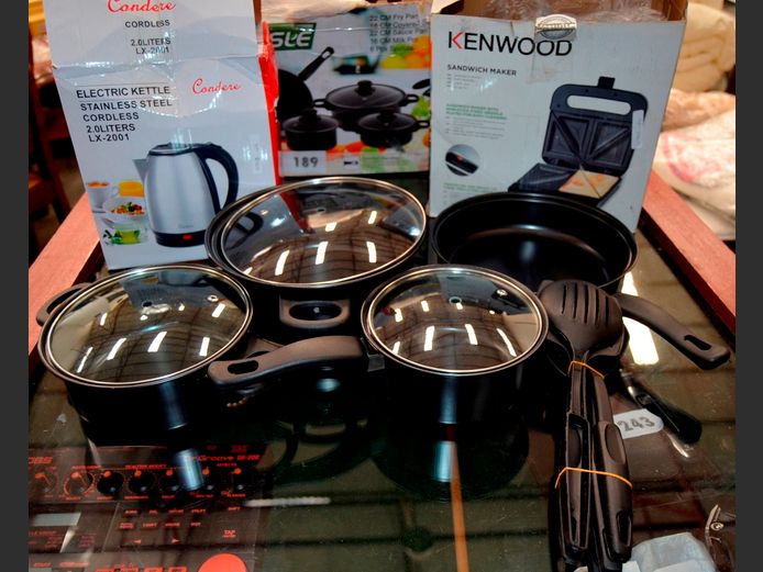 KENWOOD SANDWICH TOASTER, KETTLE & A 7-PIECE POT SET [Untested]