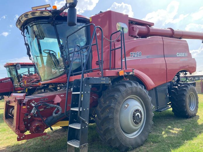 CASE  7250 COMBINE