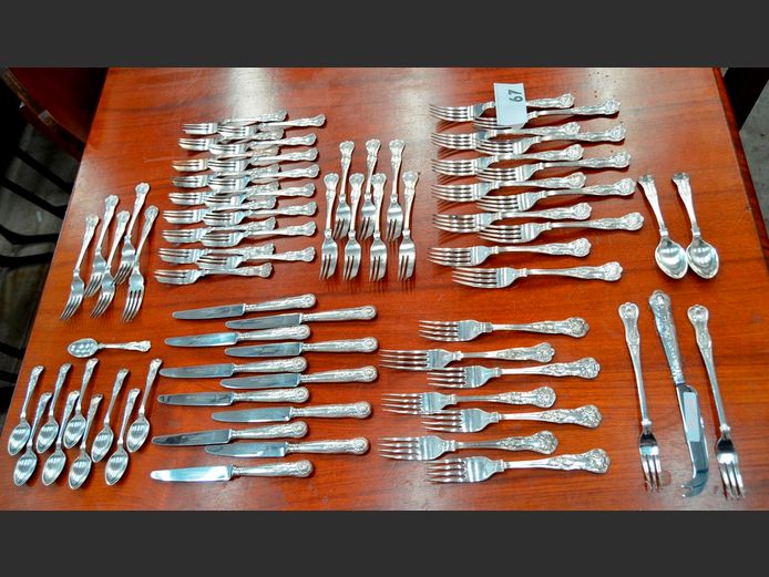 KING'S PATTERN SILVER PLATE 74-PIECE PART CUTLERY SET