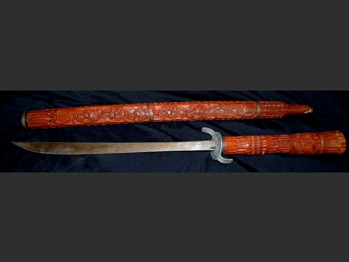 ORNAMENTAL SWORD WITH INTRICATELY CARVED SHEATH, 92cm Long
