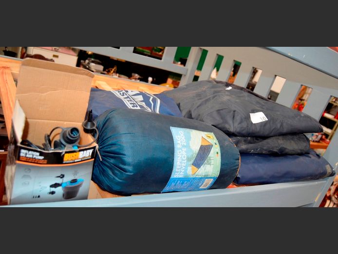 LOT: 3 x CAMPMASTER INFLATABLE MATTRESSES, SLEEPING BAG & A BUSH BABY DC INFLATION PUMP [Condition unknown]
