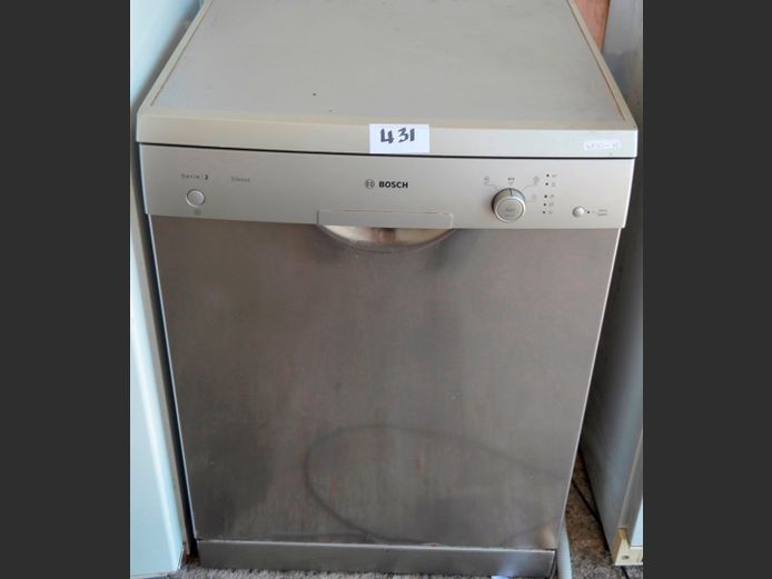BOSCH SERIE 2 STAINLESS STEEL FRONT DISHWASHER [Switches on, untested further]
