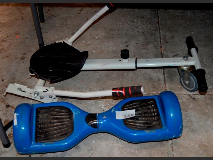 BLUE HOVERBOARD [Untested, no charger] WITH SEATING ACCESSORY
