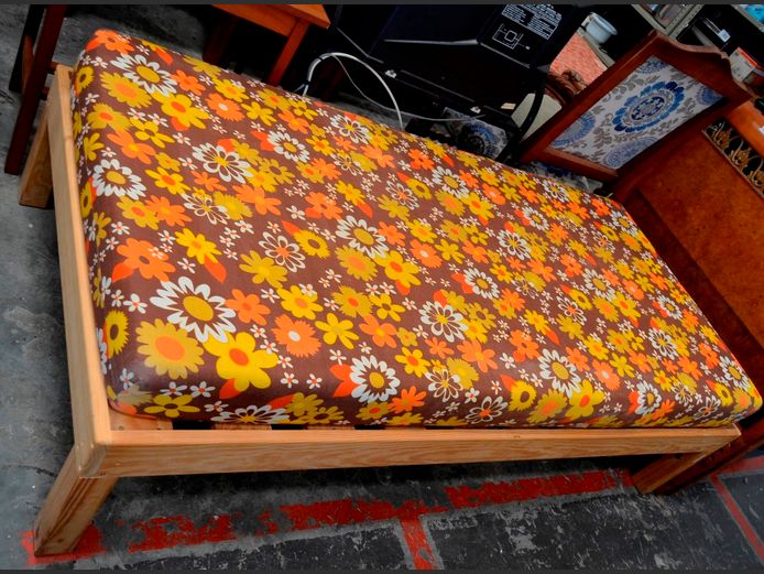 PINE SINGLE DIVAN WITH FOAM MATTRESS