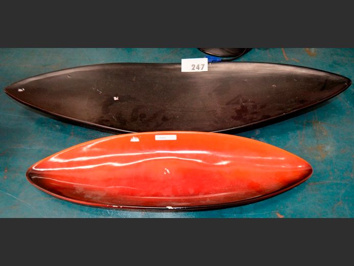 LOT OF 2: BLACK & RED OVAL DECORATIVE PLATTERS, 83cm & 60cm Long [Chips in places]
