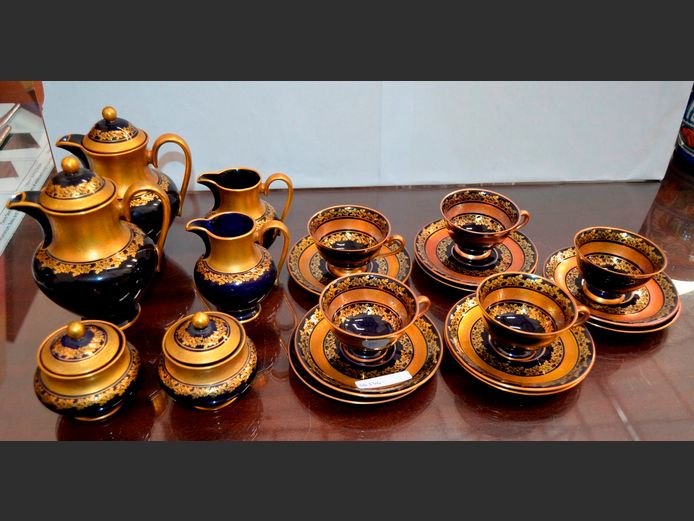 BAVARIA TOSCA COBALT BLUE & GOLD: 4 TRIOS, 1 DUO, 2 x COFFEE POTS, 2 x MILK JUGS & 2 SUGAR BOWLS [24-PIECES]	