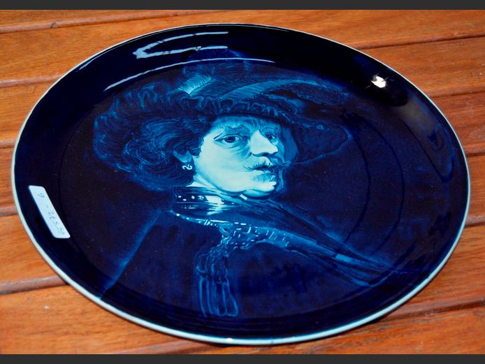 DELFT "SELF PORTRAIT OF REMBRANDT" DECORATIVE PLATE, 29.5cm Diameter
