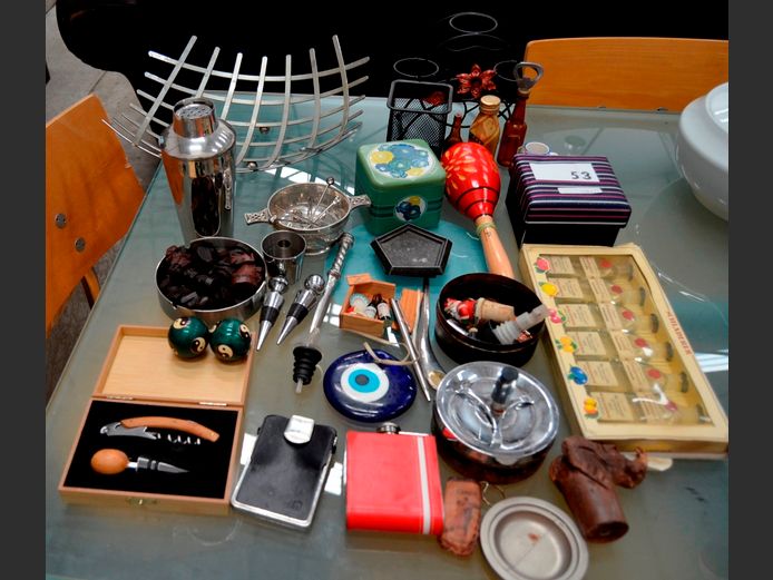 METAL BOWL, STAINLESS STEEL BOTTLE STOPPERS, LANCETTI TIE, etc