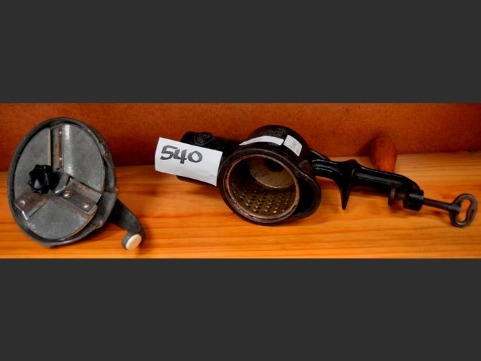 VINTAGE GRATER & SLICER