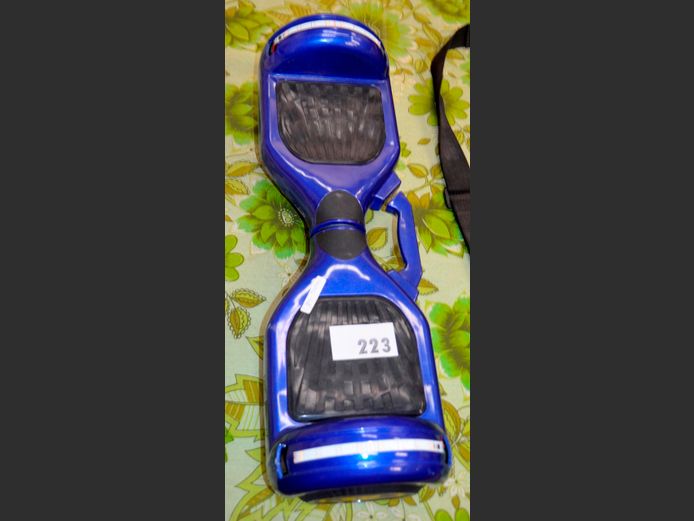 6" HOVERBOARD [Switches on]