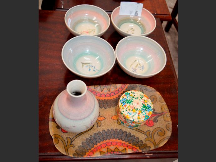 GLADIOLUS POTTERY BOWLS, VASE, etc