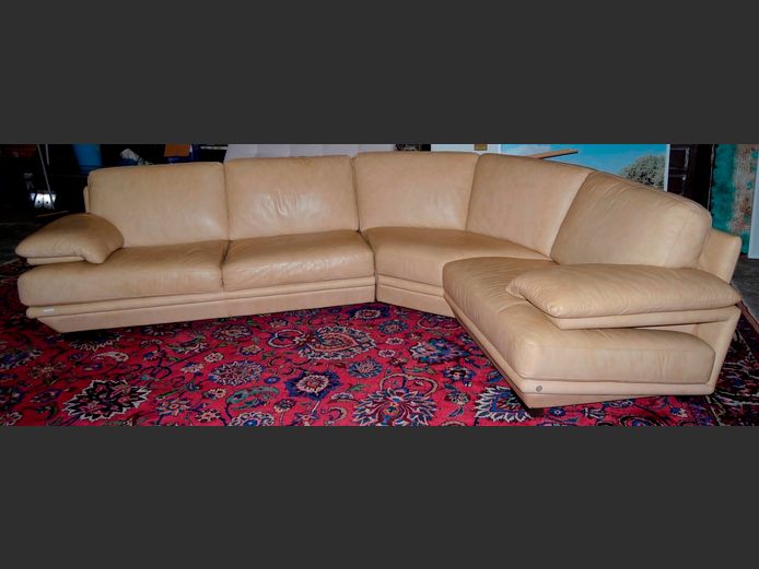 NATUZZI, ITALY, BEIGE LEATHER 3-PIECE, 5-SEATER SECTIONAL SOFA, 280 x 220cm