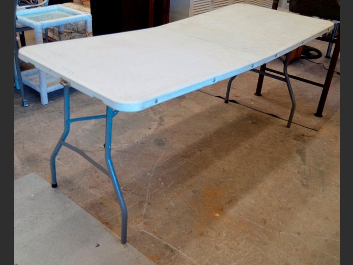 PLASTIC FOLDING TABLE, 180 x 74 x 74cm [Top bowed]