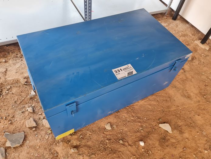STEEL TRUNK